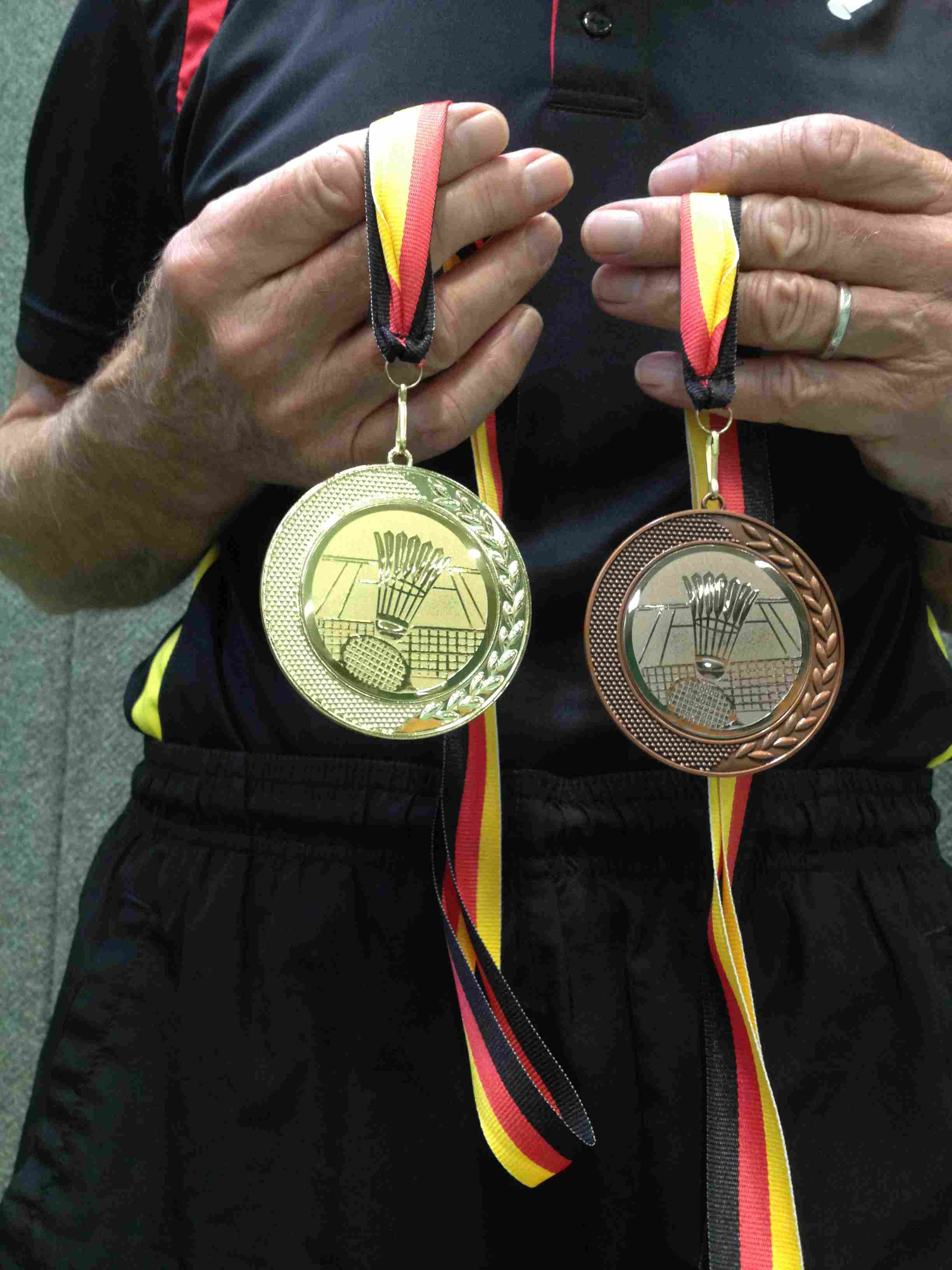 Heiner Hanrath (O75) mit 1 x Gold-Medaille im Doppel und 1 x Bronze-Medaille im Einzel bei der DM 2019